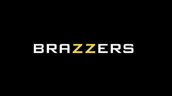 Single Horny Female - Codi Vore / Brazzers  / stream full from www.zzfull.com/female