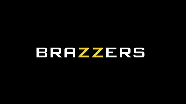 Fit Fixation Fix - Christina Savoy / Brazzers  / stream full from www.zzfull.com/energy