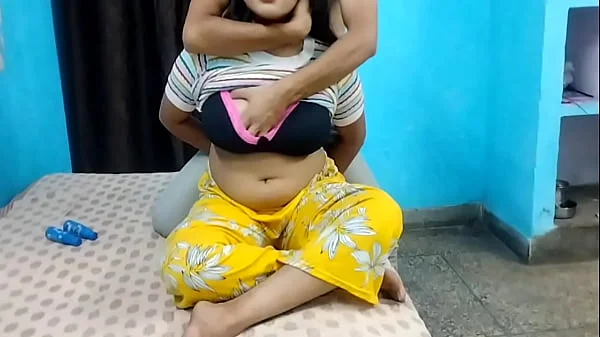 Cute girl sexy boobs इतनी सुंदर लड़की को देख के मुझ से रहा नहीं गया xxxsoniya