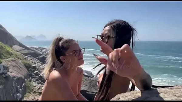 Convidei minha amiguinha pra fazer uma trilha e deu muito tesão na gente e chupei a bucetinha dela ate ela fazer squirt na minha boca **Completo no Red e Sheer**